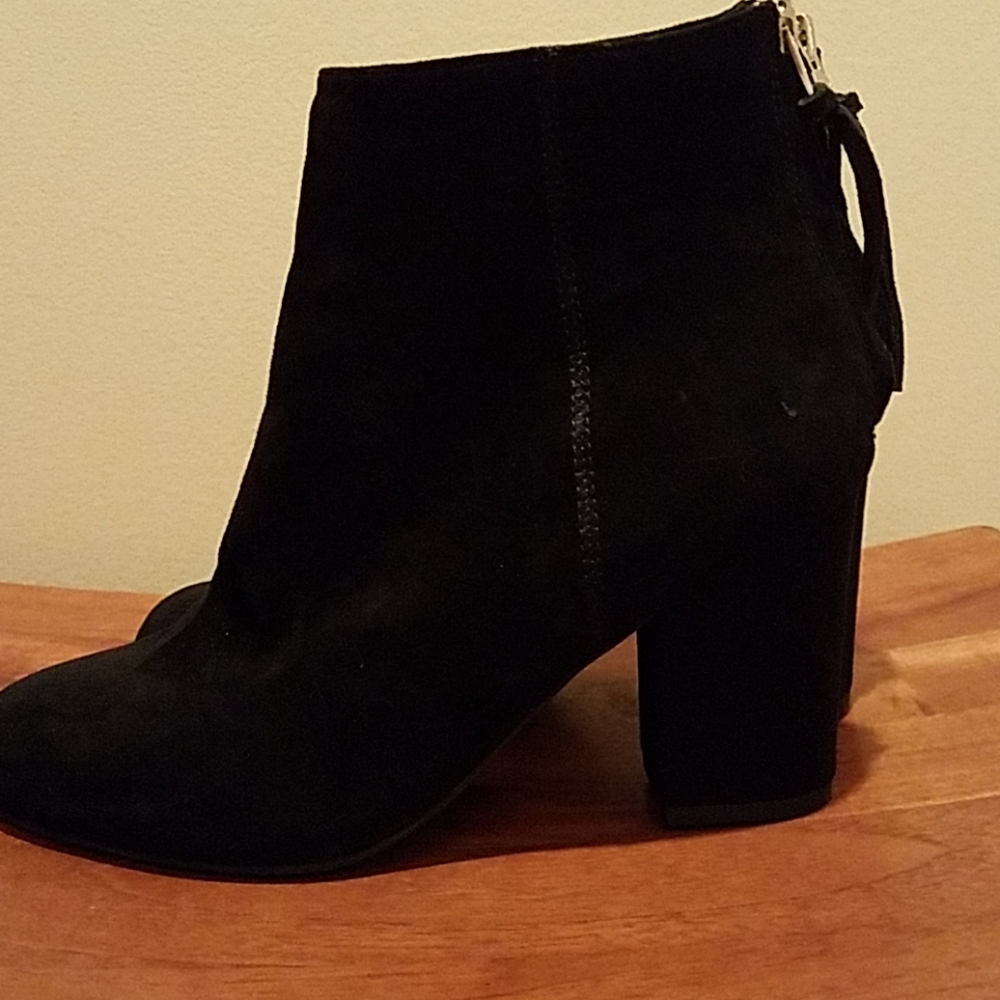 Steve Madden Black Suede Boots